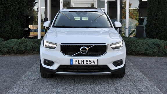 Volvo XC40 2 of 20