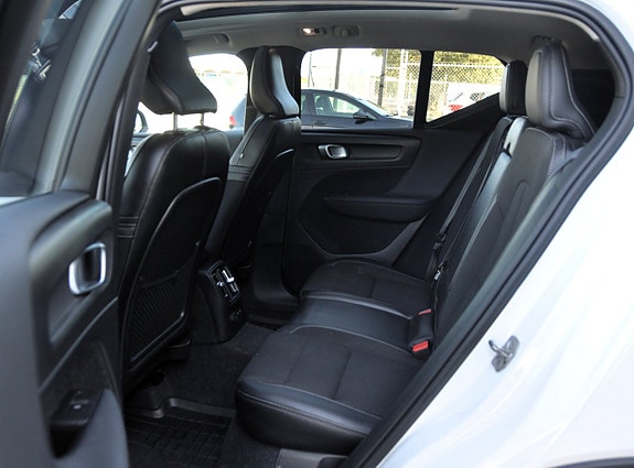 Volvo XC40 15 of 20