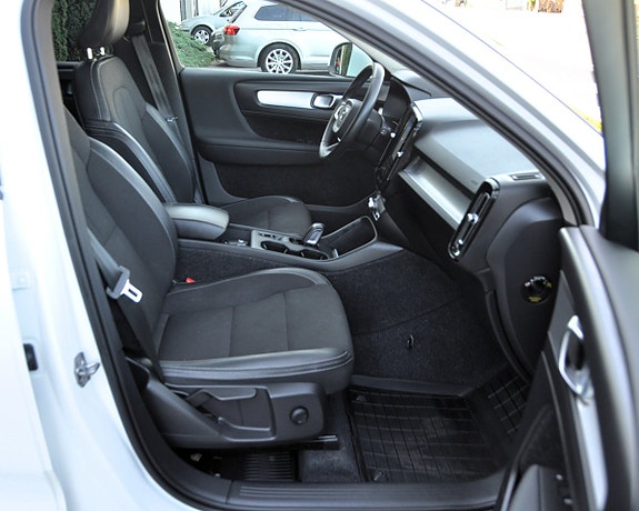 Volvo XC40 9 of 20