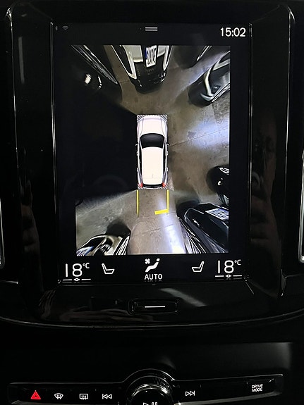 Volvo XC40 13 of 20