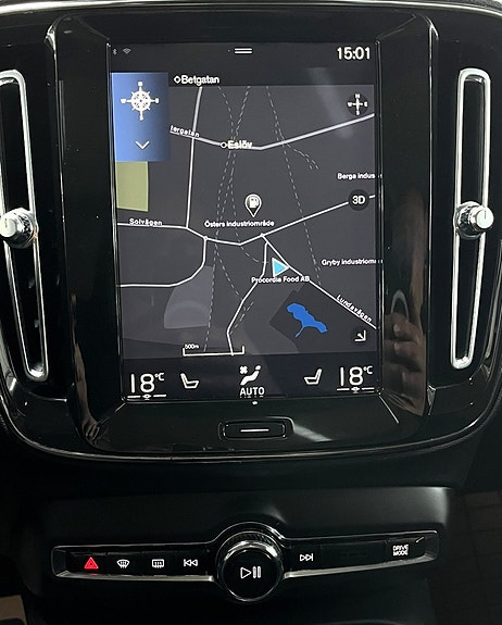 Volvo XC40 12 of 20