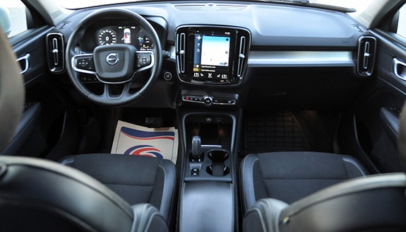 Volvo XC40 8 of 20