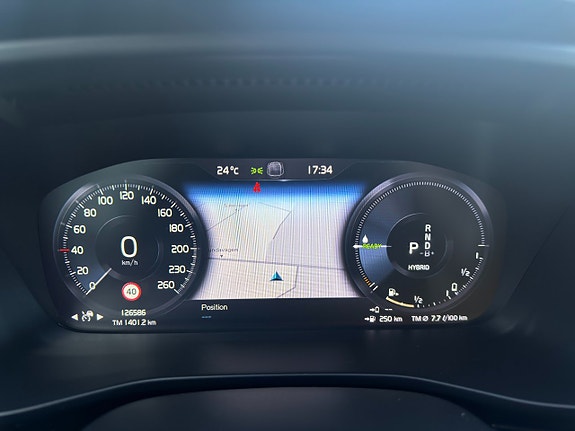 Volvo XC40 10 of 20