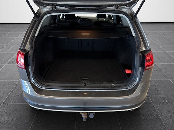 Volkswagen Golf Alltrack 10 of 24