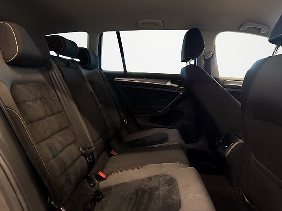 Volkswagen Golf Alltrack 14 of 24