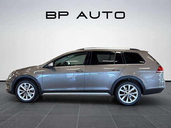 Volkswagen Golf Alltrack 7 of 24