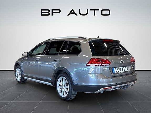 Volkswagen Golf Alltrack 3 of 24