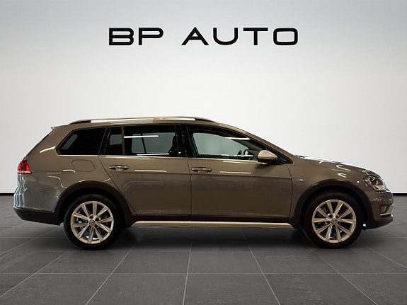 Volkswagen Golf Alltrack 6 of 24