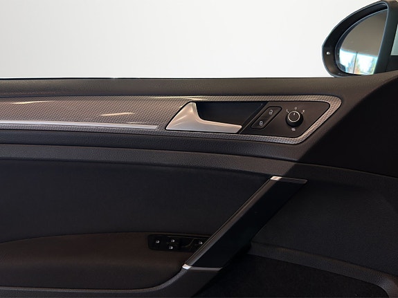 Volkswagen Golf Alltrack 19 of 24