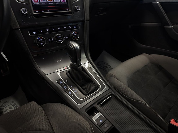 Volkswagen Golf Alltrack 21 of 24
