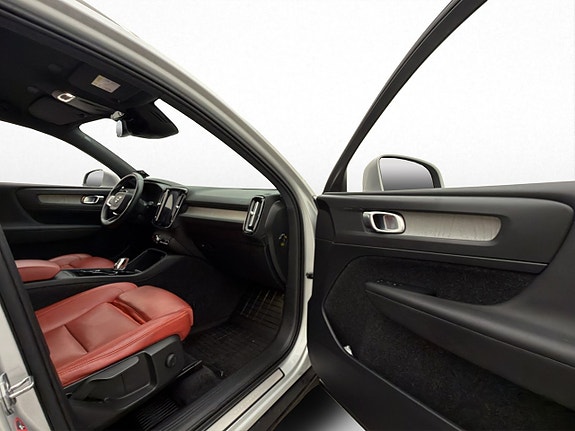 Volvo XC40 23 of 30