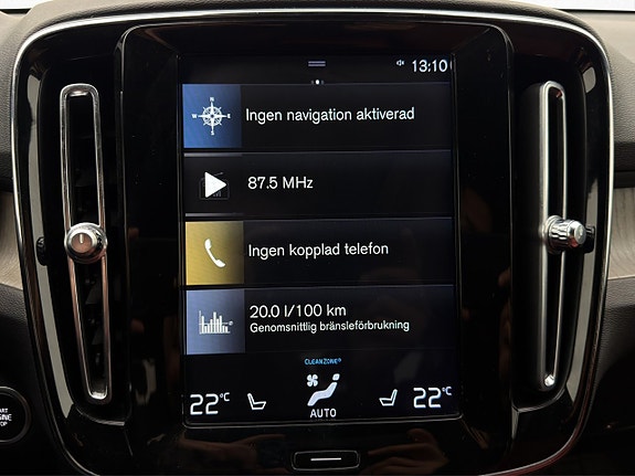 Volvo XC40 19 of 30