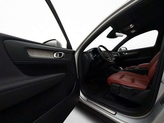 Volvo XC40 11 of 30