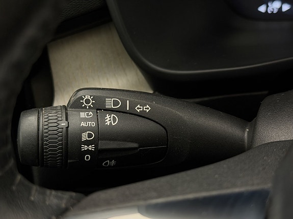 Volvo XC40 14 of 30