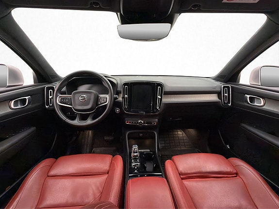 Volvo XC40 12 of 30