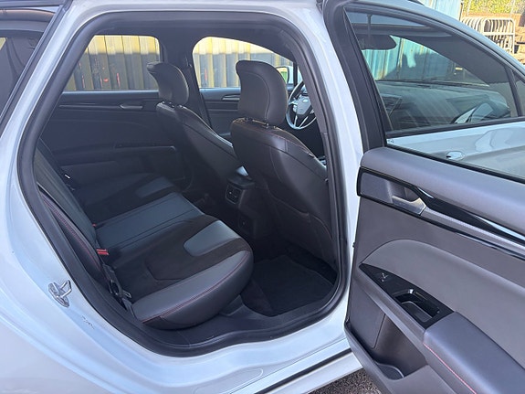Ford Mondeo 15 of 20