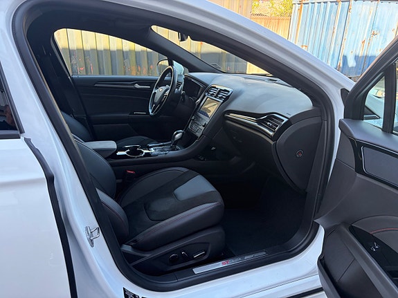 Ford Mondeo 17 of 20