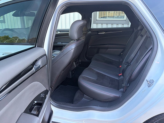 Ford Mondeo 12 of 20