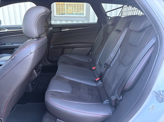Ford Mondeo 13 of 20