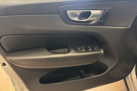 Volvo XC60 11 of 18
