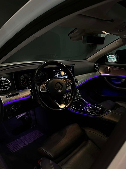 Mercedes-Benz E400 9 of 18