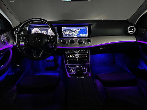 Mercedes-Benz E400 13 of 18