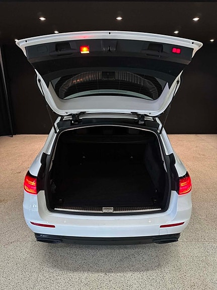Mercedes-Benz E400 8 of 18