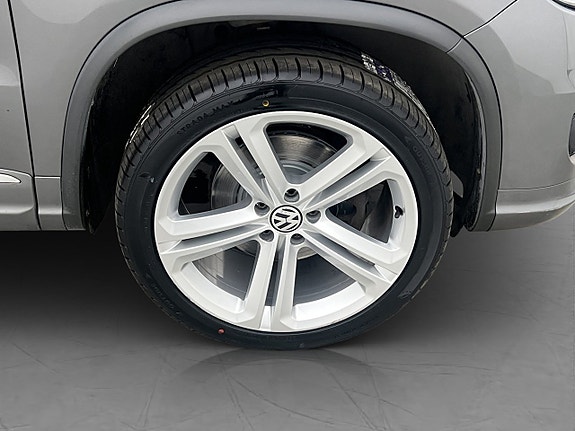 Volkswagen Tiguan 30 of 30