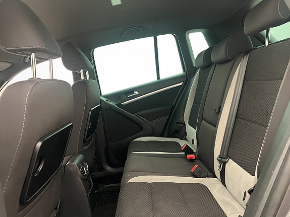 Volkswagen Tiguan 17 of 30