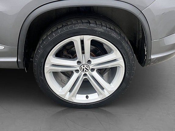 Volkswagen Tiguan 27 of 30