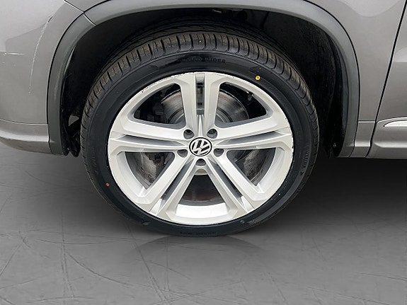 Volkswagen Tiguan 29 of 30