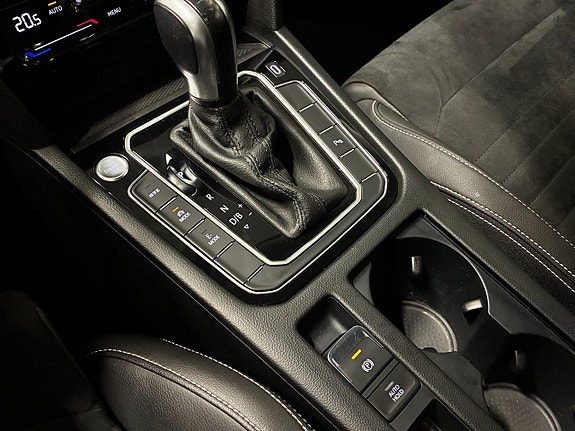 Volkswagen Passat 28 of 30
