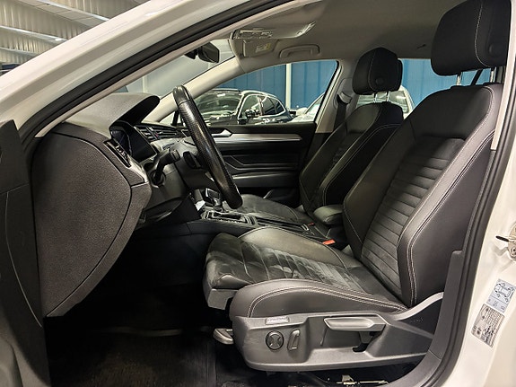 Volkswagen Passat 16 of 30