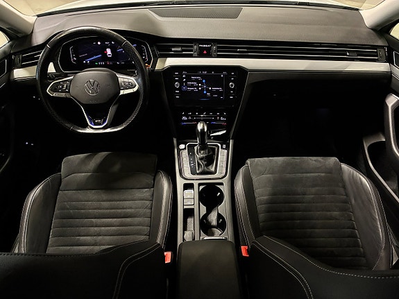 Volkswagen Passat 23 of 30