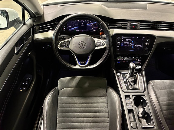 Volkswagen Passat 24 of 30