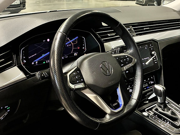 Volkswagen Passat 20 of 30