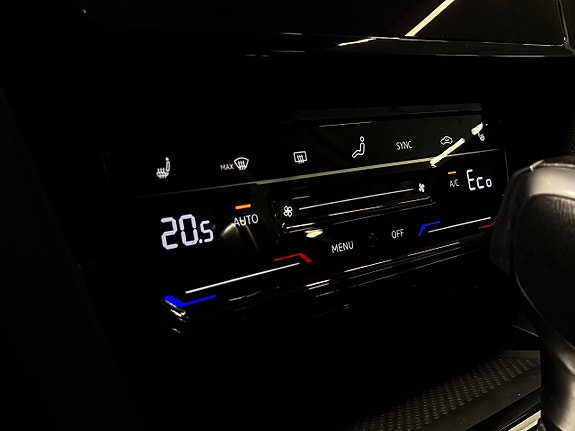 Volkswagen Passat 29 of 30