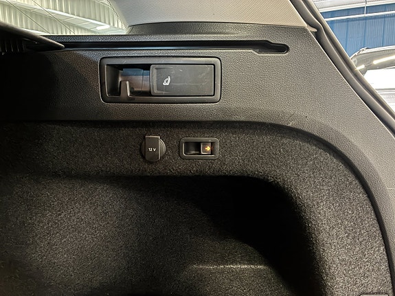 Volkswagen Passat 13 of 30