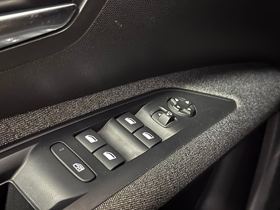 Peugeot 5008 16 of 30