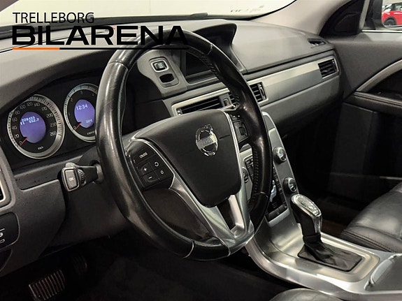 Volvo V70 9 of 22