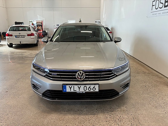 Volkswagen Passat 7 of 21