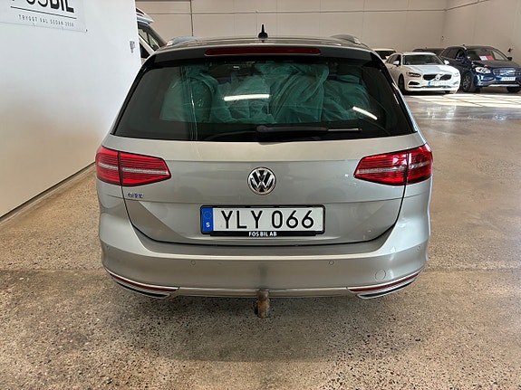 Volkswagen Passat 8 of 21