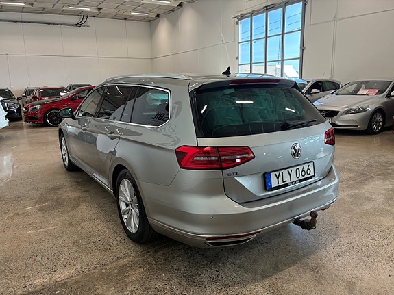 Volkswagen Passat 10 of 21