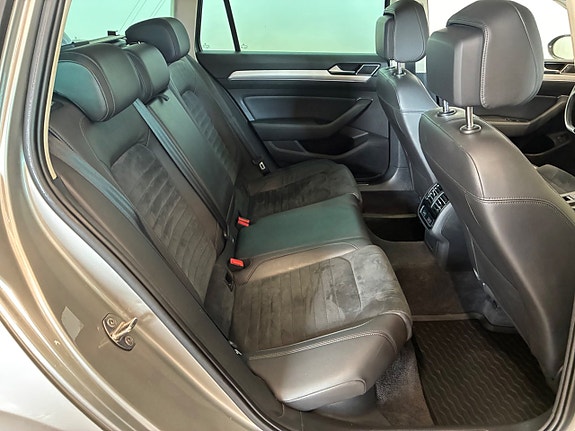 Volkswagen Passat 16 of 21