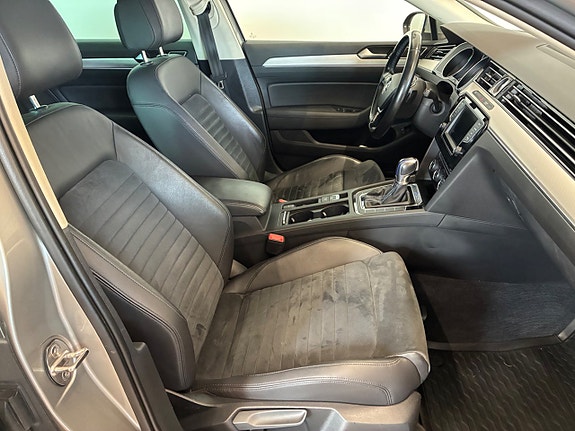 Volkswagen Passat 19 of 21