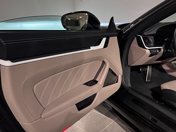 Porsche 911 Turbo S 9 of 10