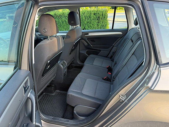 Volkswagen Golf Sportsvan 9 of 10