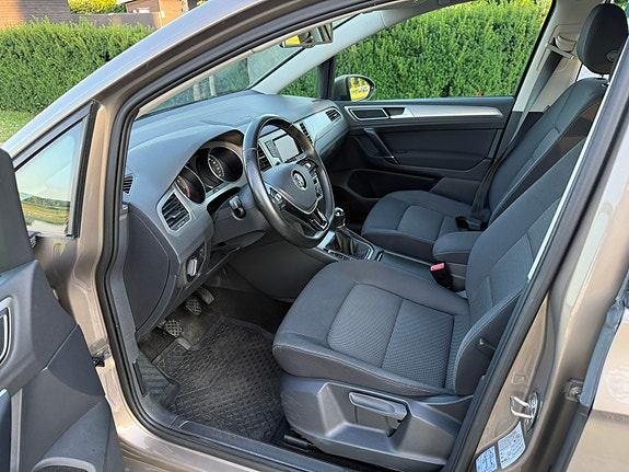 Volkswagen Golf Sportsvan 5 of 10