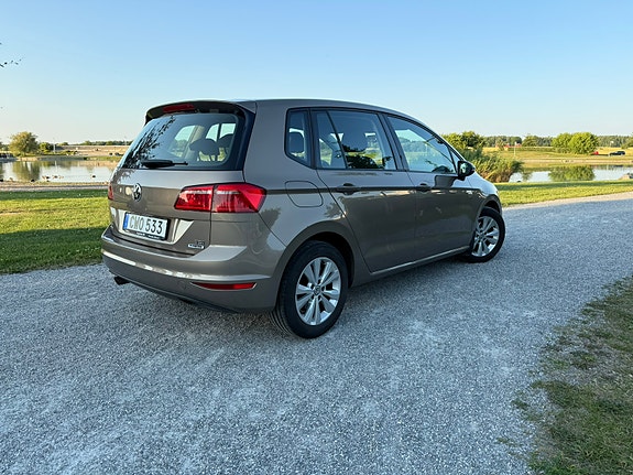 Volkswagen Golf Sportsvan 3 of 10