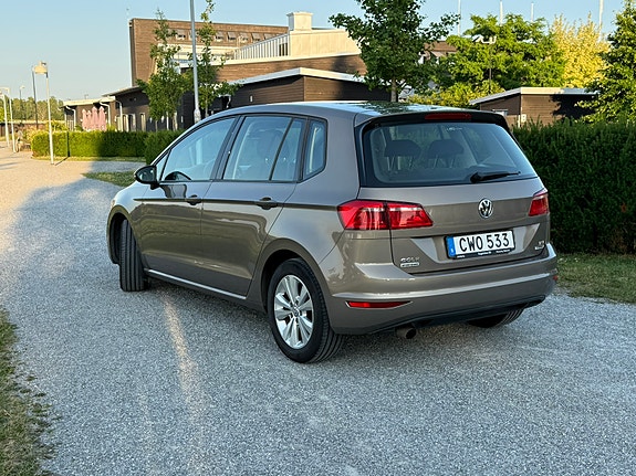 Volkswagen Golf Sportsvan 4 of 10